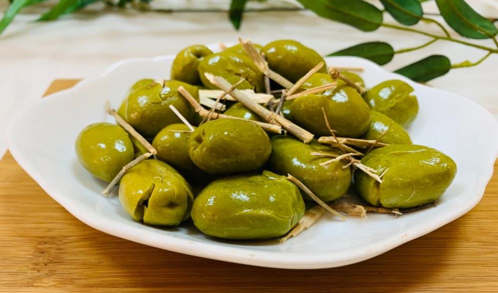 Okal cracked olives