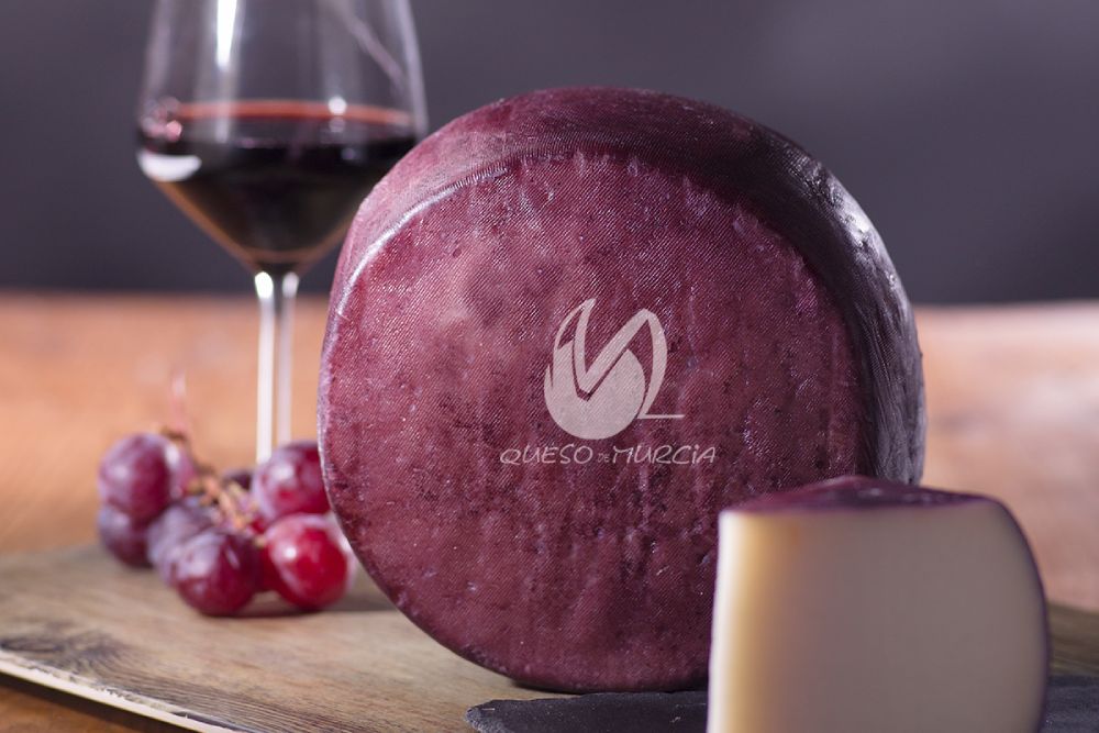 Murcia cheese with wine
